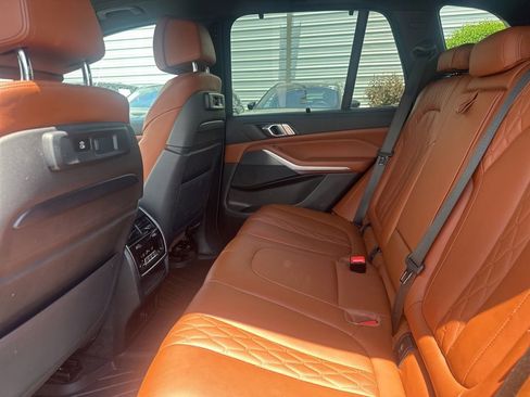 Used 2022 BMW X5 xDrive40i w/ M Sport Package AWD/4WD image 11