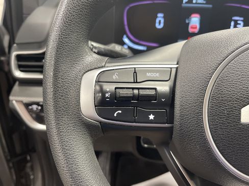 Used 2023 Kia Sportage LX image 16