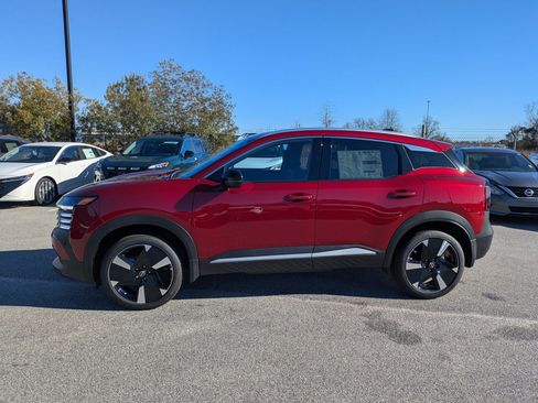 New 2026 Nissan Kicks SR w/ SR Premium Package FWD image 7