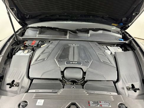 Used 2023 Bentley Bentayga AWD/4WD image 32