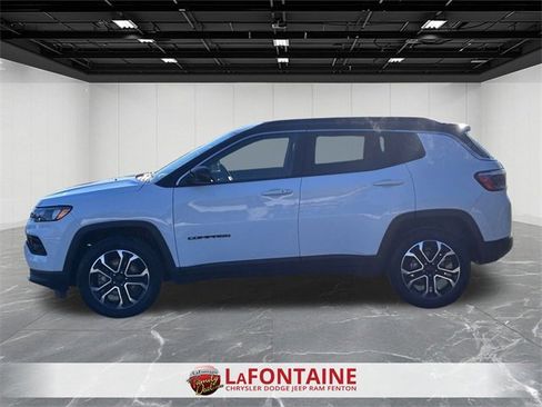 Certified 2023 Jeep Compass Limited image 2