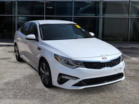 Used 2019 Kia Optima LX FWD image 2