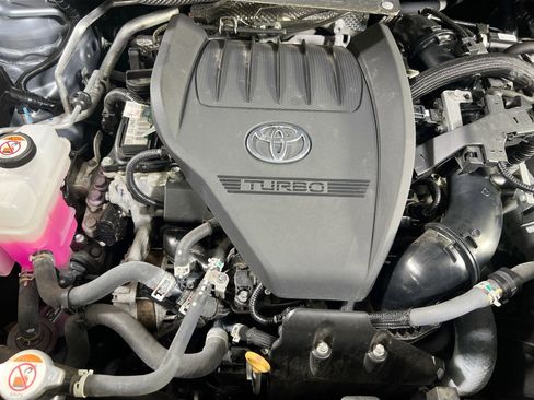 Used 2023 Toyota Highlander XLE image 31