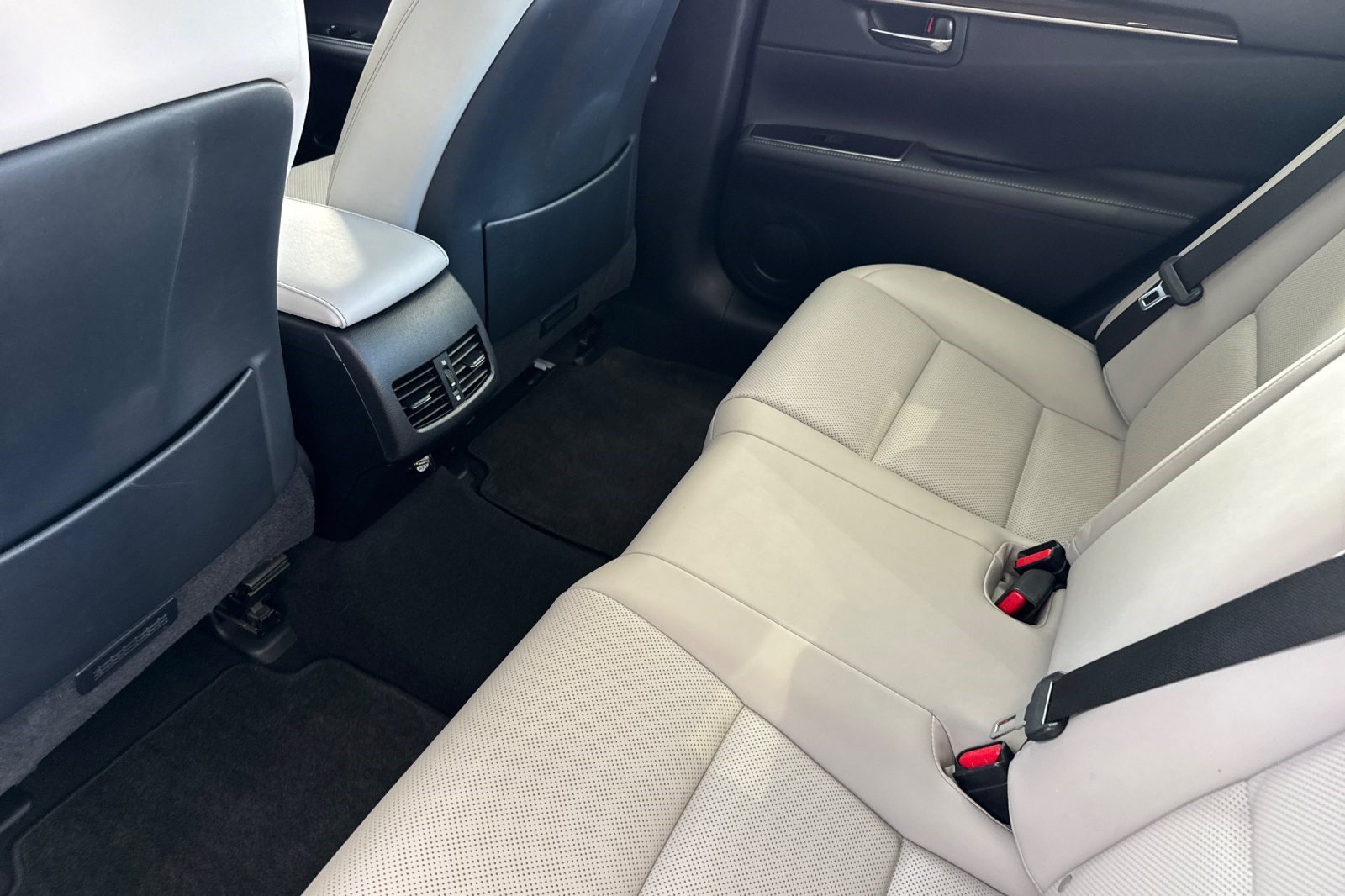 Used 2016 Lexus ES 350 w/ Navigation System Package FWD image 15