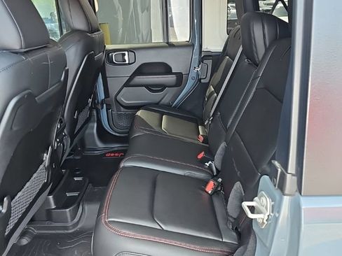Used 2024 Jeep Wrangler Unlimited Rubicon w/ Convenience Group AWD/4WD image 7