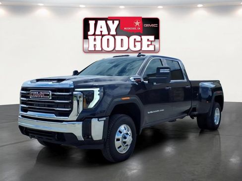New 2026 GMC Sierra 3500 SLE w/ SLE Value Package AWD/4WD image 2
