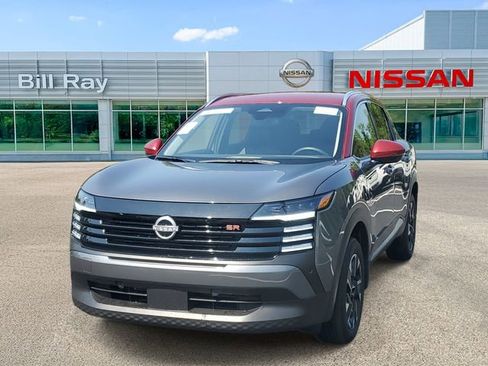 Certified 2025 Nissan Kicks SR FWD image 2