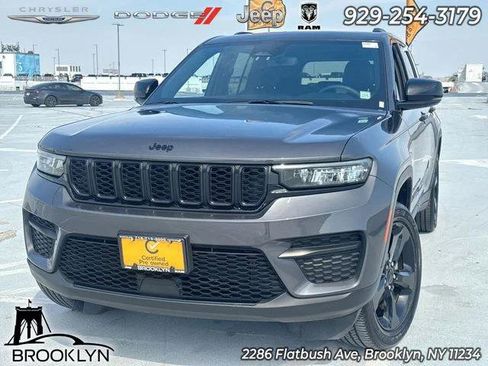 Certified 2023 Jeep Grand Cherokee Altitude AWD/4WD image 1