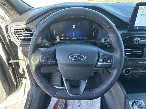 Used 2025 Ford Escape ST-Line AWD/4WD image 13