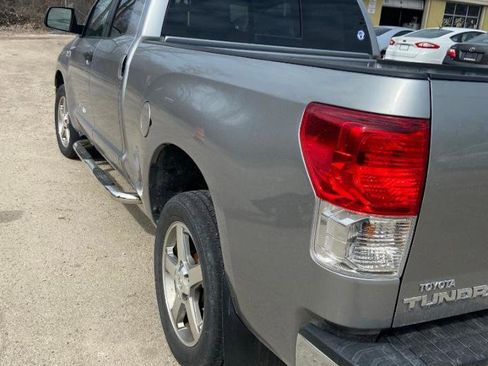 Used 2010 Toyota Tundra 4x4 Double Cab image 2