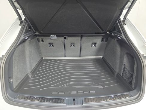 New 2026 Porsche Macan image 25