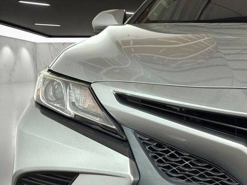 Used 2020 Toyota Camry SE image 10