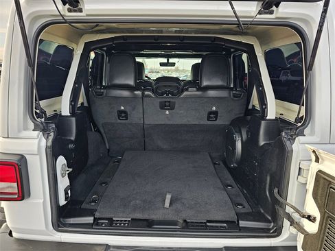 Used 2021 Jeep Wrangler Unlimited Rubicon w/ Uconnect 4C Nav & Sound Group image 36