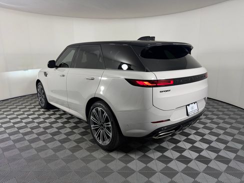 Used 2025 Land Rover Range Rover Sport Dynamic SE AWD/4WD image 3