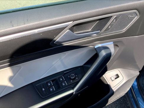 Used 2020 Volkswagen Tiguan SEL Premium R-Line w/ 3rd Row Seat Package image 36