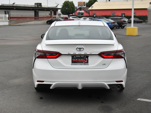 Used 2023 Toyota Camry SE image 7