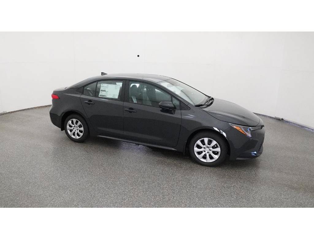 Used 2025 Toyota Corolla LE FWD image 16