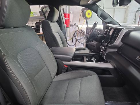 Used 2022 RAM 1500 Big Horn AWD/4WD image 10
