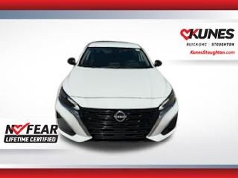 Used 2025 Nissan Altima 2.5 SV FWD image 4