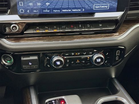 Used 2024 GMC Sierra 1500 Elevation w/ Elevation Premium Package image 17