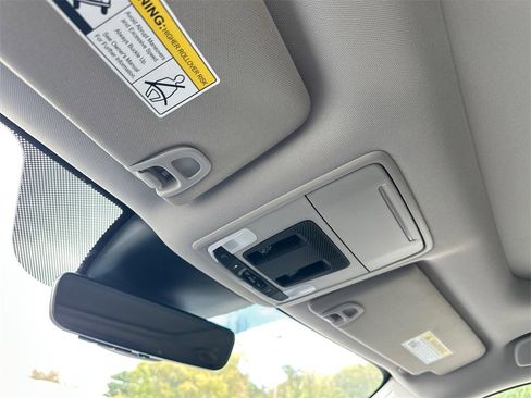 New 2025 Honda Pilot Touring image 33