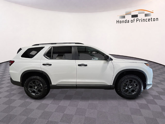 New 2026 Honda Pilot TrailSport image 2