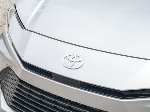 Used 2025 Toyota Camry LE FWD image 5
