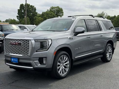 Used 2024 GMC Yukon XL Denali AWD/4WD image 4