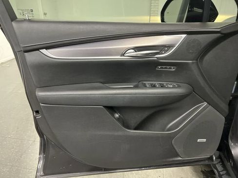 Used 2018 Cadillac XT5 Luxury w/ Driver Awareness Package image 23