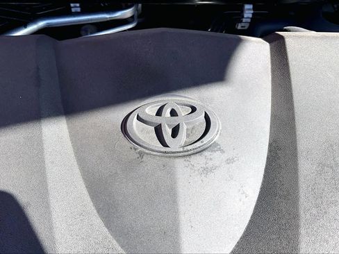 Used 2023 Toyota Camry SE w/ Convenience Package image 32