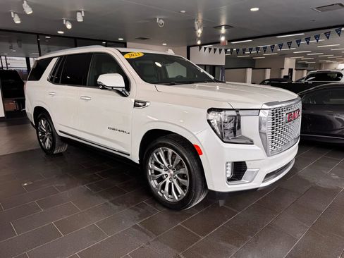 Used 2023 GMC Yukon Denali w/ Denali Reserve Package image 7