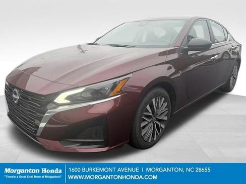 Used 2025 Nissan Altima 2.5 SV FWD image 3