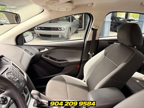 Used 2014 Ford Focus SE FWD image 24
