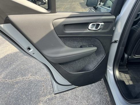 Used 2025 Volvo XC40 B5 Core w/ Protection Package Premier image 18