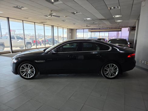 Used 2016 Jaguar XF Prestige image 4
