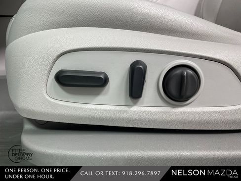 Used 2019 GMC Acadia SLT image 23