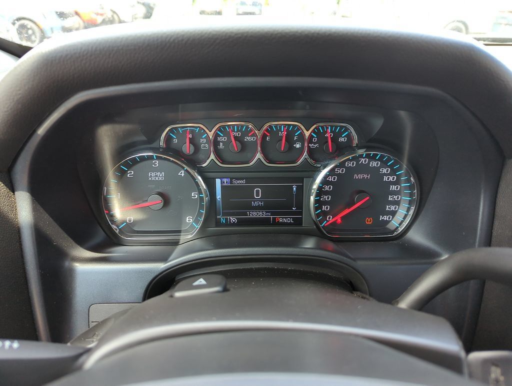 Used 2018 Chevrolet Silverado 1500 LT w/ All Star Edition AWD/4WD image 36