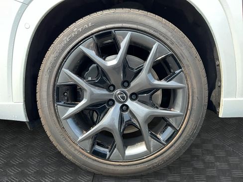 Used 2025 Lexus TX 500h AWD w/ Technology Package image 16