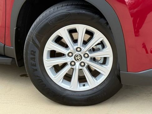 Used 2026 Toyota Grand Highlander AWD image 2
