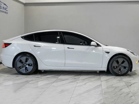 Used 2021 Tesla Model 3 Standard Range Plus RWD image 9