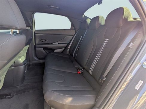 Used 2025 Hyundai Elantra Sport image 11