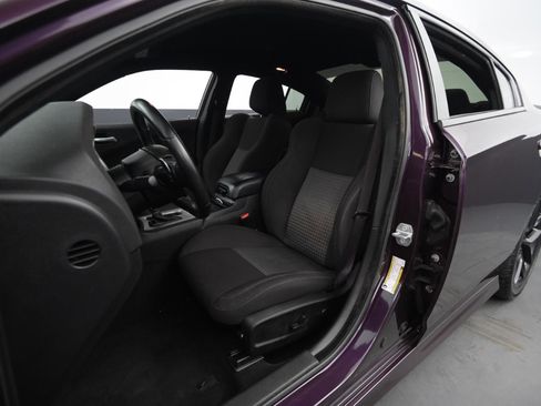 Used 2022 Dodge Charger R/T w/ Blacktop Package image 40