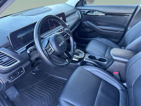 Used 2024 Kia Seltos EX image 19