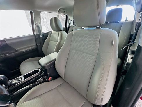 Used 2018 Toyota Tacoma SR image 18