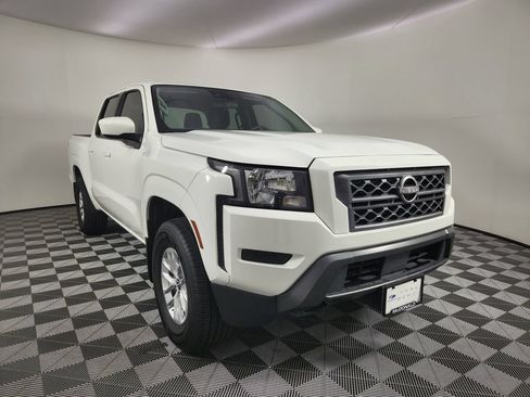 Used 2024 Nissan Frontier SV w/ Tow Package AWD/4WD image 7