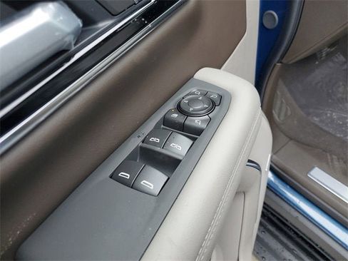 New 2026 GMC Yukon Elevation image 18