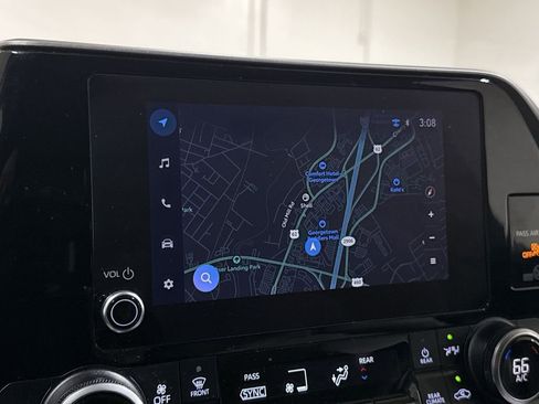 Used 2023 Toyota Highlander LE image 15