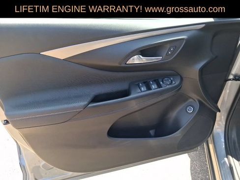 Used 2025 Buick Envista Avenir FWD image 11