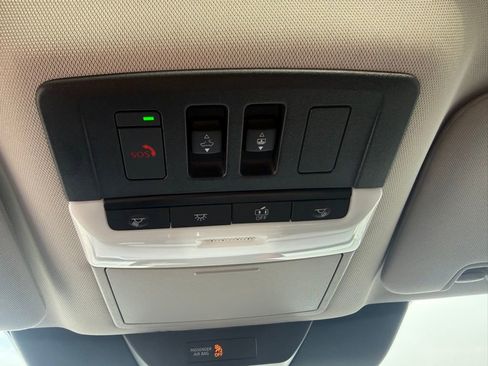 Used 2023 Nissan Pathfinder Platinum image 15