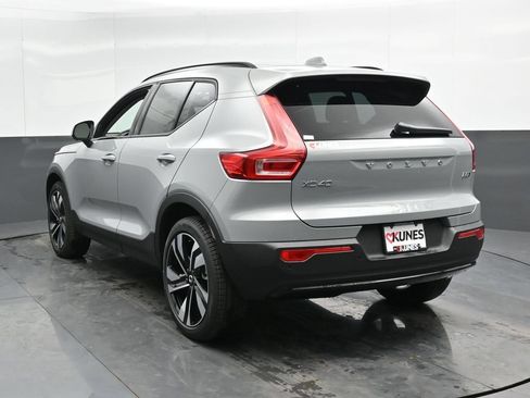 Used 2025 Volvo XC40 B5 Ultra w/ Climate Package AWD/4WD image 11